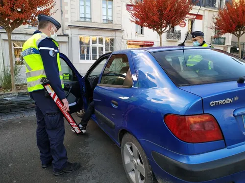 En Mayenne, un conducteur arrêté à près de 200 km/h